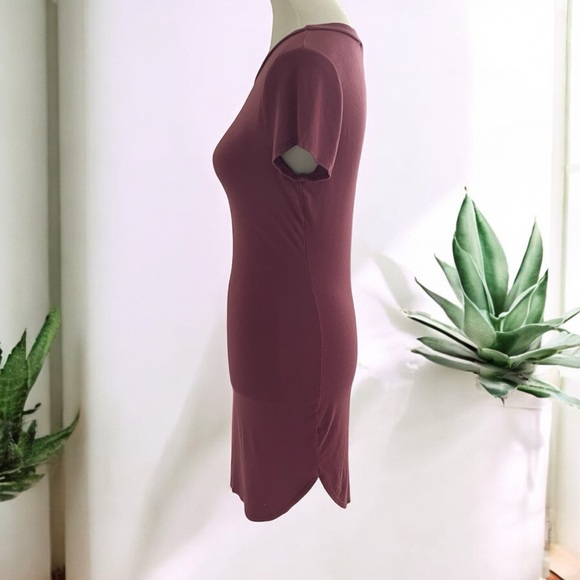 Sheath Tshirt Style Mini Dress with Crew Neck and Short Sleeves - Picture 4 of 8